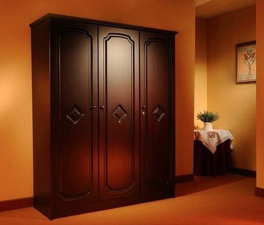 Lemari Pakaian 3 Pintu